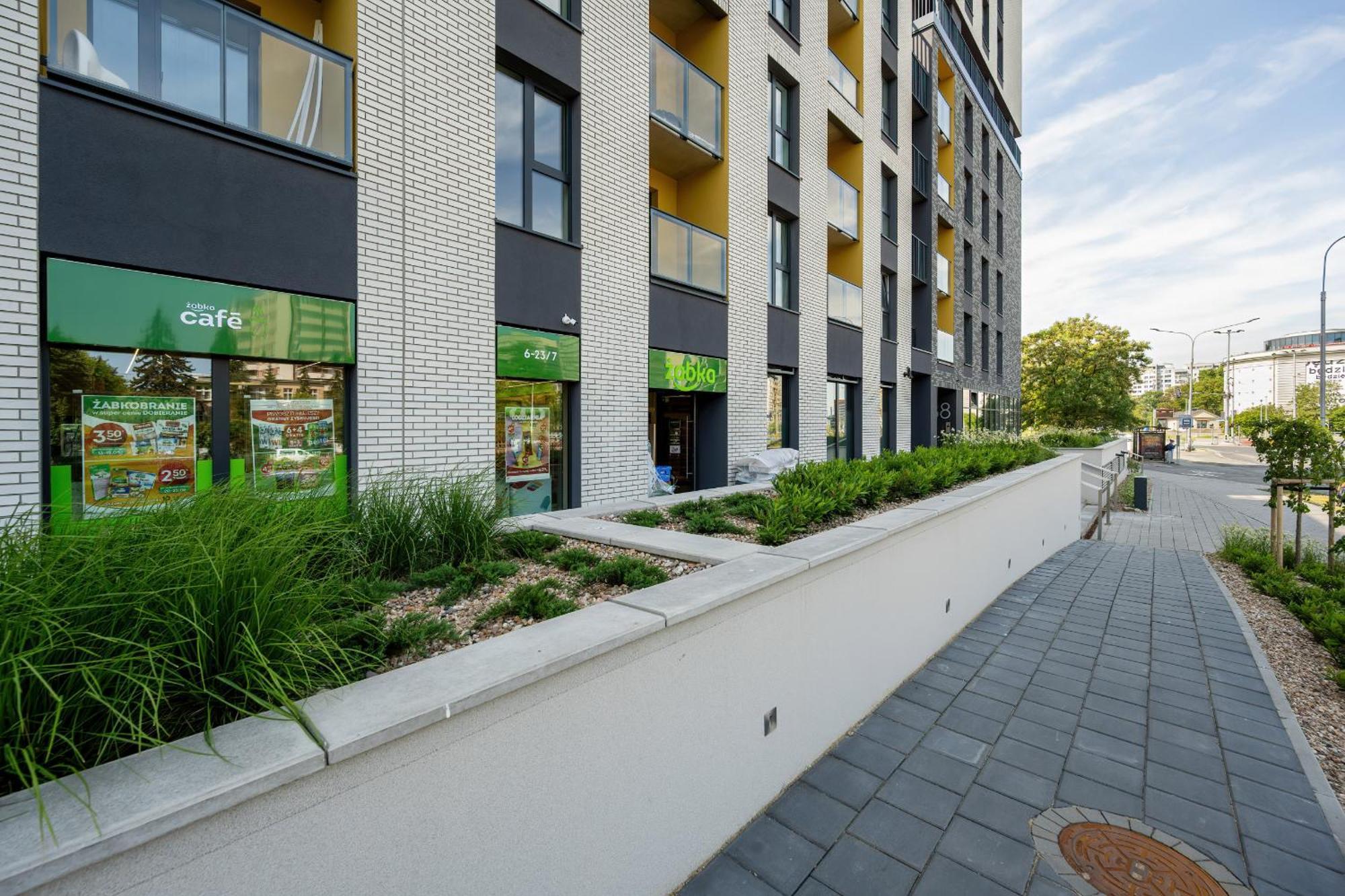 Apartamento Modern With Parking And Air-conditioning In By Renters