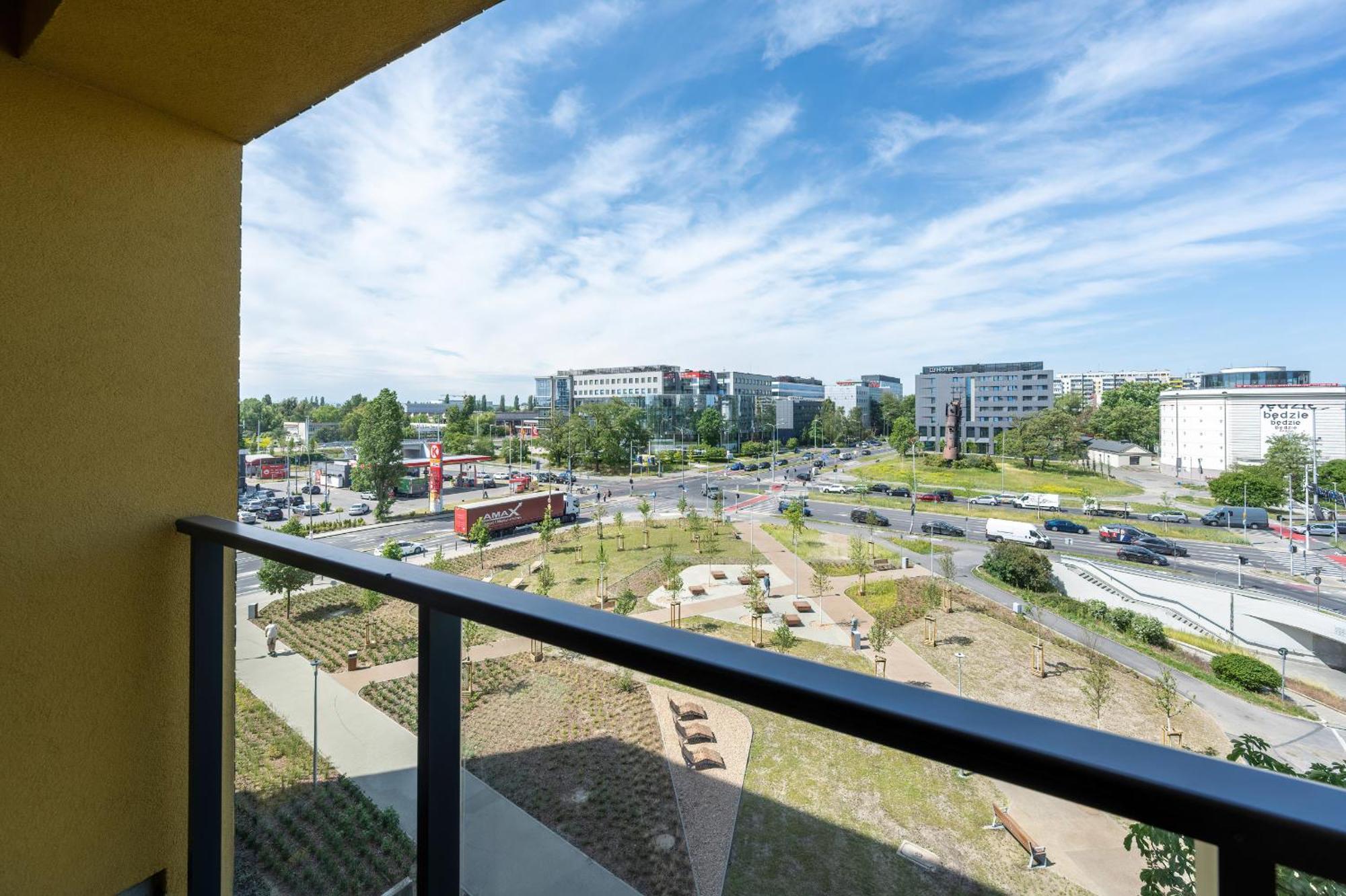 Modern With Parking And Air-conditioning In By Renters * Breslau