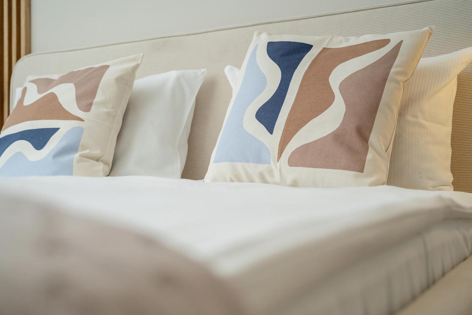 Modern With Parking And Air-conditioning In By Renters Apartment Breslau