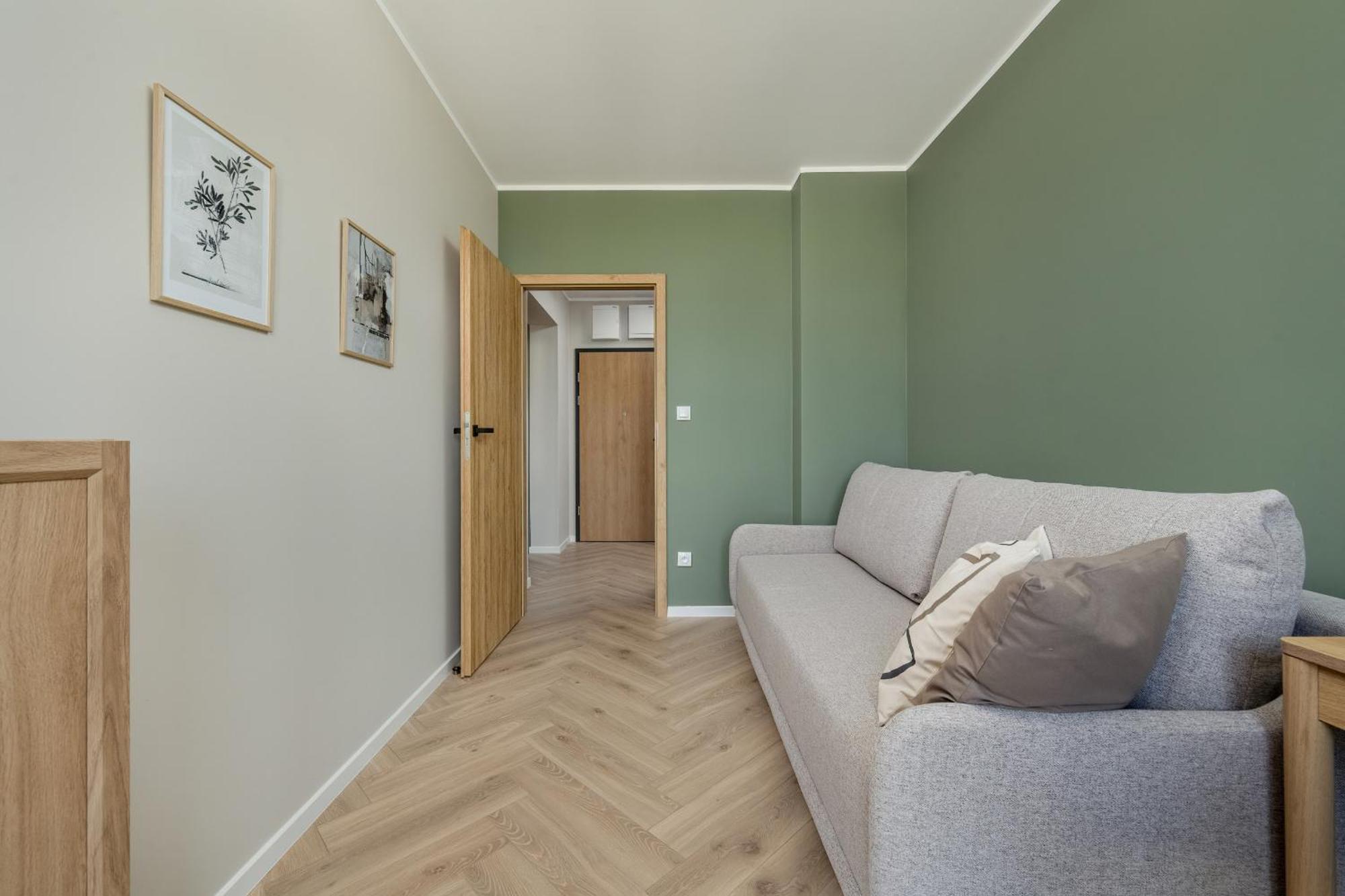 Modern With Parking And Air-conditioning In By Renters Apartment *