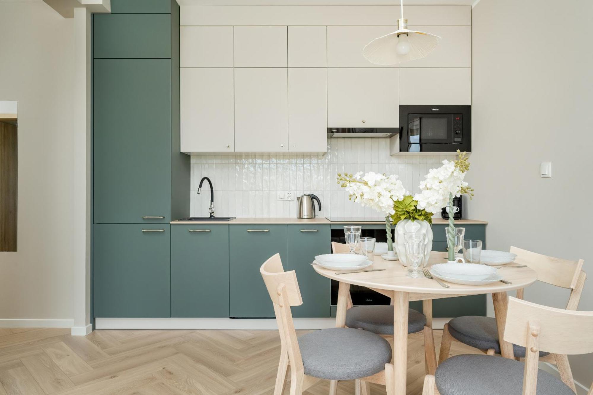 Modern With Parking And Air-conditioning In By Renters * Breslau