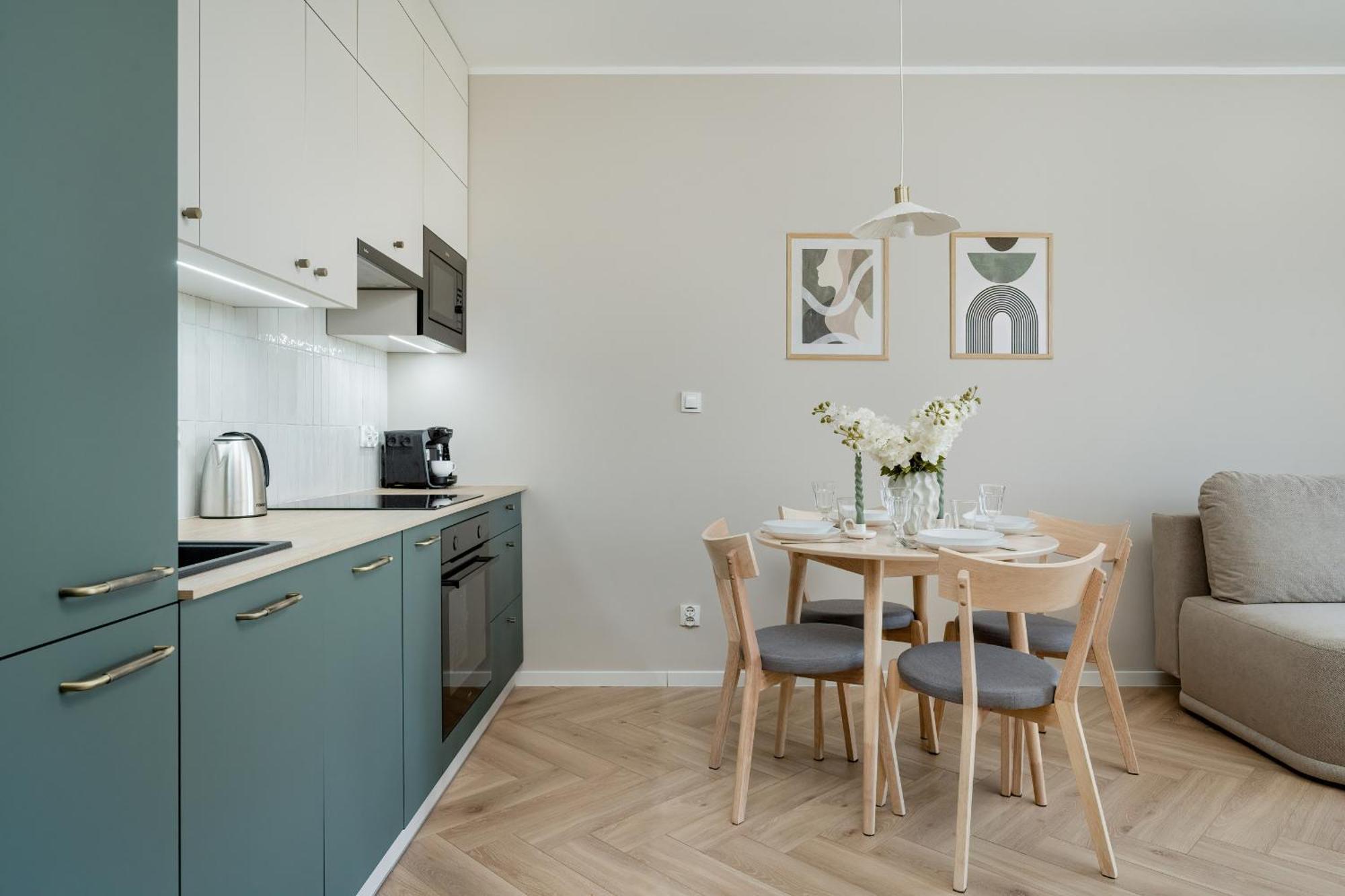 Modern With Parking And Air-conditioning In By Renters Apartment *