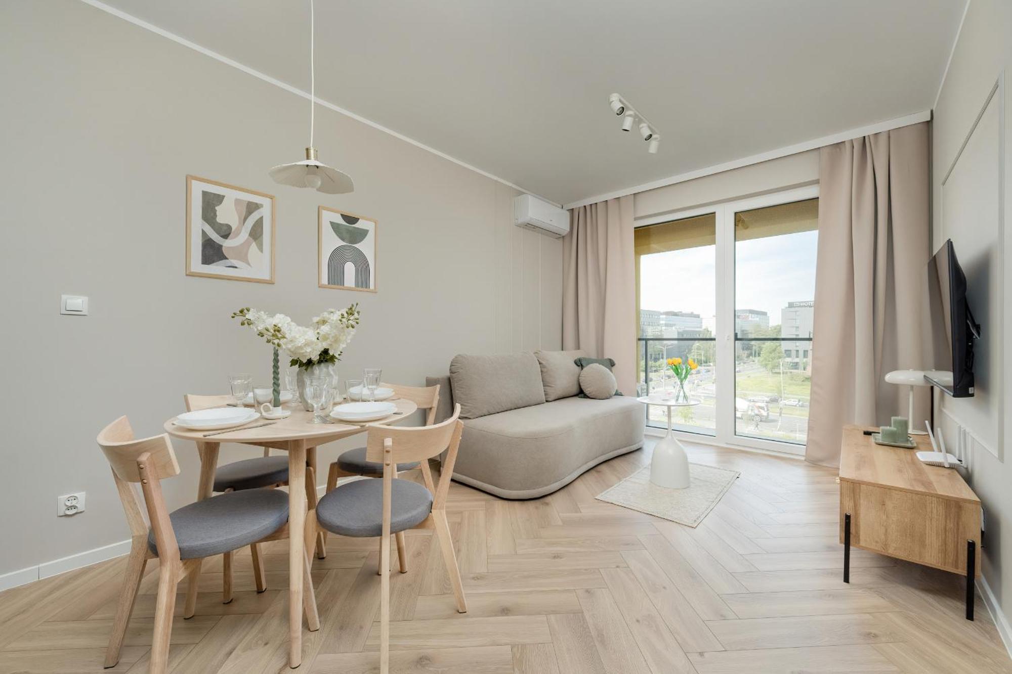 Modern With Parking And Air-conditioning In By Renters * Breslau