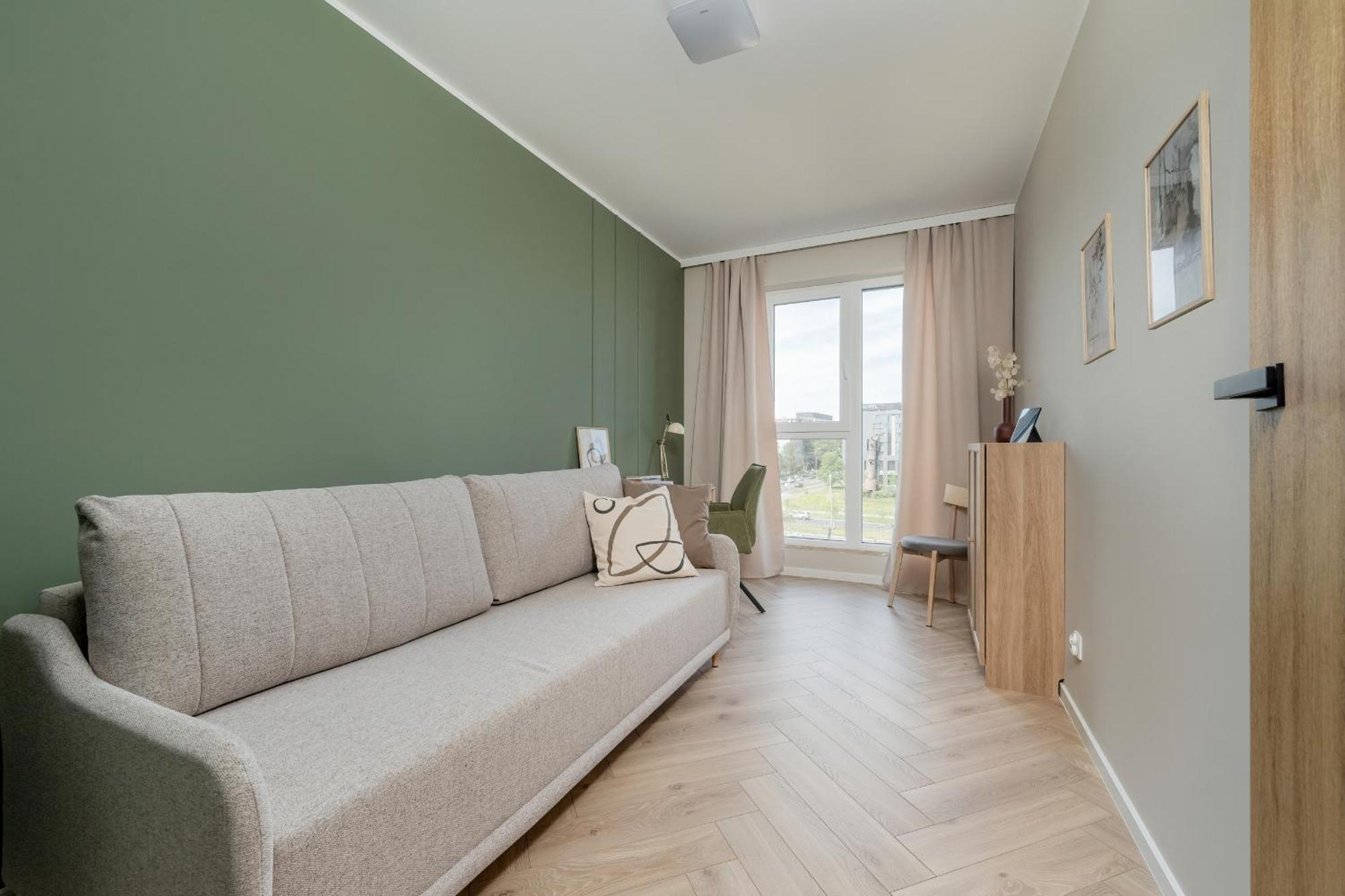 Apartment Modern With Parking And Air-conditioning In By Renters *