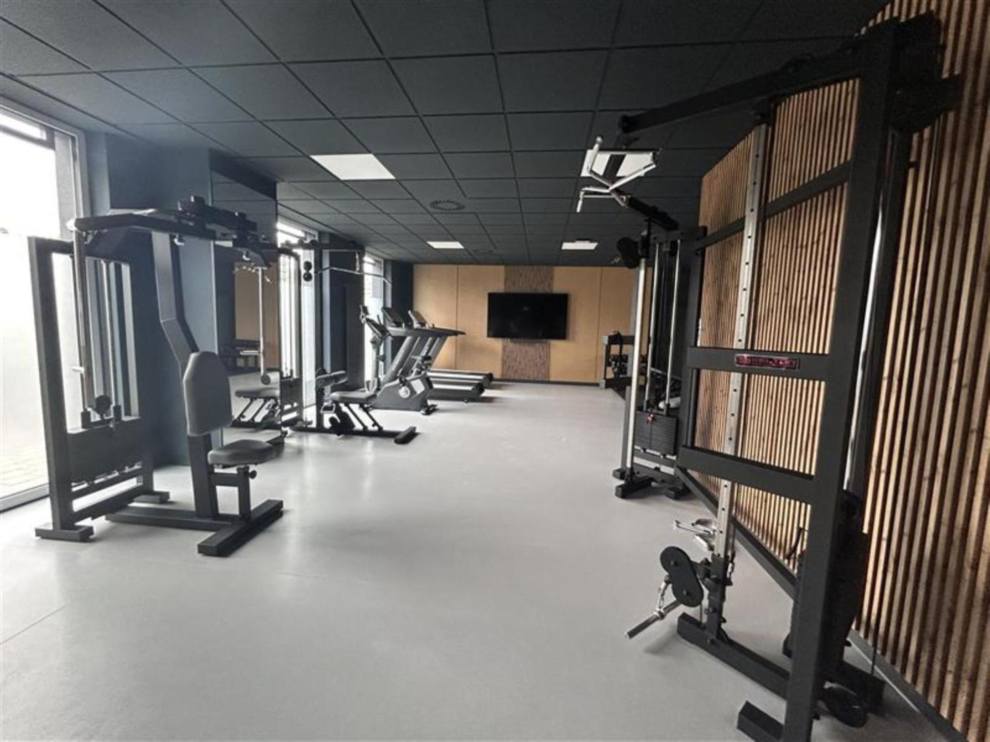 Modern With Parking And Air-conditioning In By Renters Apartment *